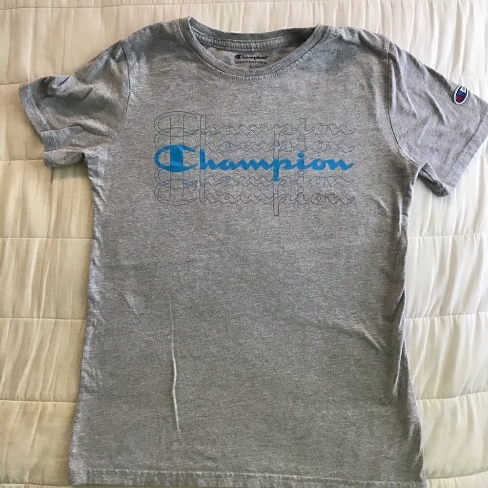 Champions boys T-shirt size L